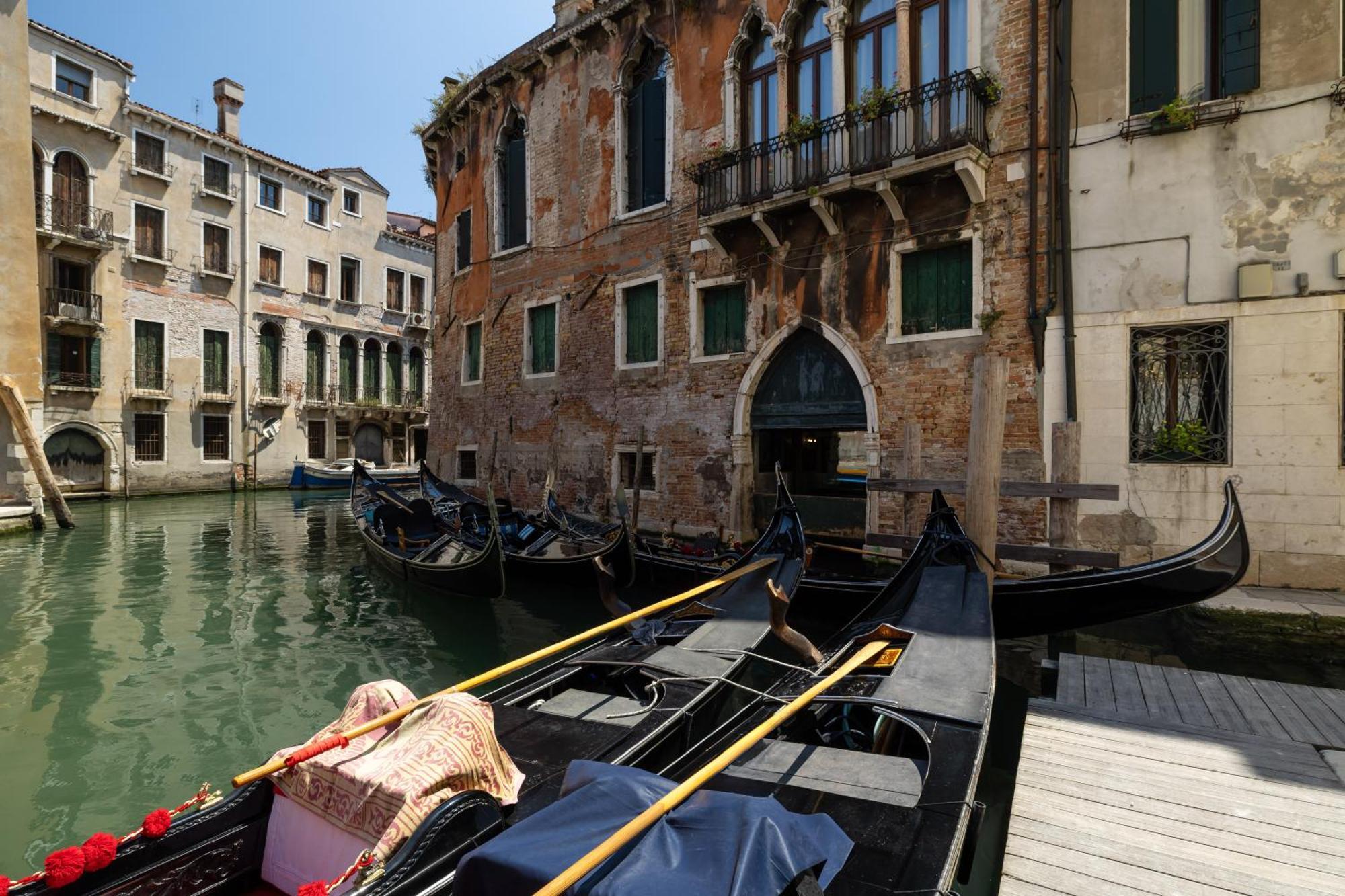 San Marco Canal View By Bricola Apartments Венеция Экстерьер фото